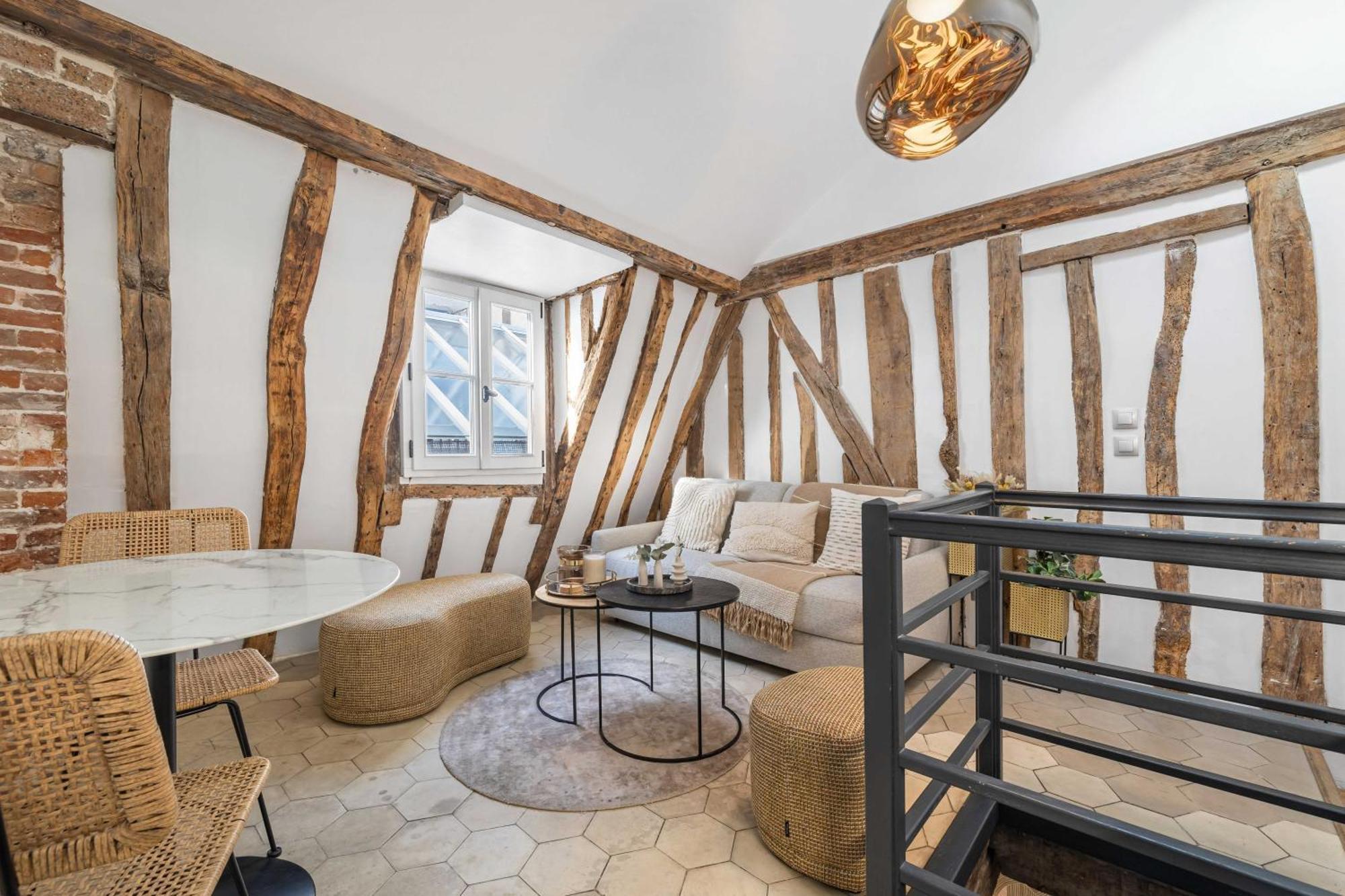 Ultra Historical Parisian Flat - Louvre Appartement *