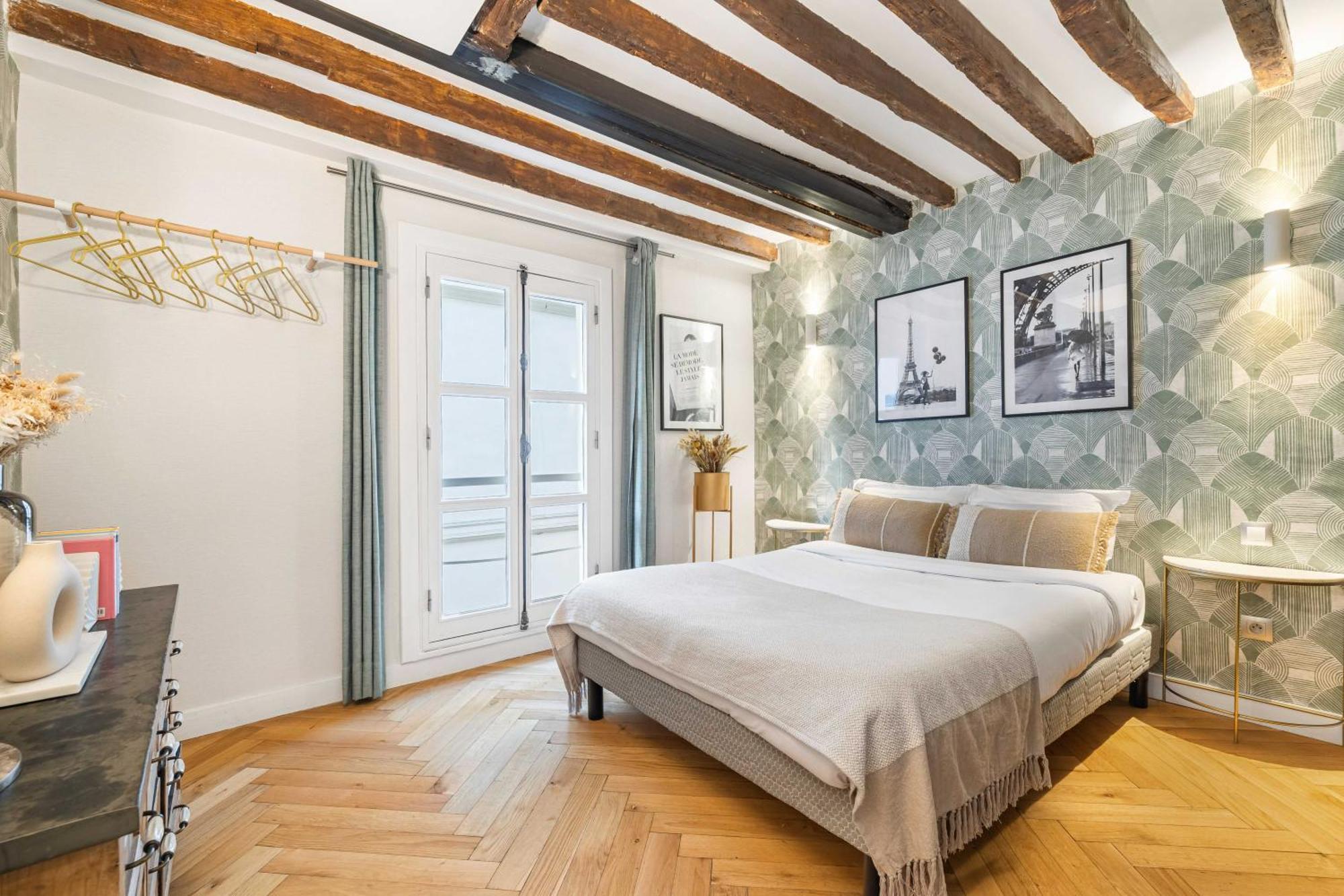 Ultra Historical Parisian Flat - Louvre Appartement Parijs