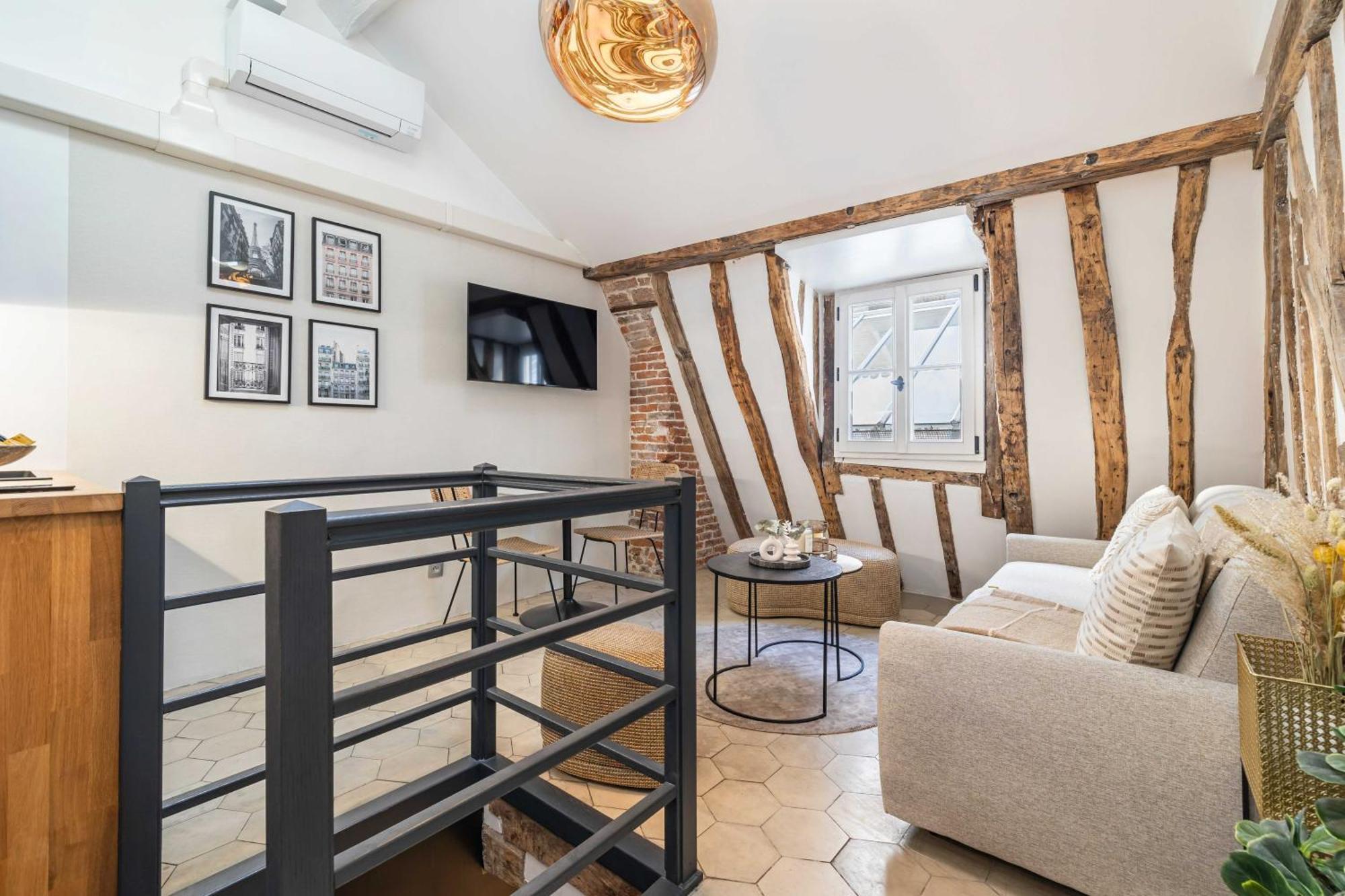 Ultra Historical Parisian Flat - Louvre Appartement Parijs